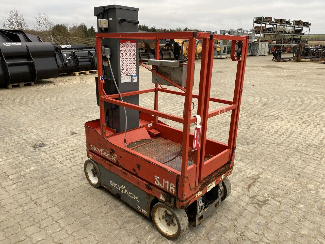 Skyjack SJ16 - Søjlelift: billede 5 Skyjack SJ16 - Søjlelift: billede 5