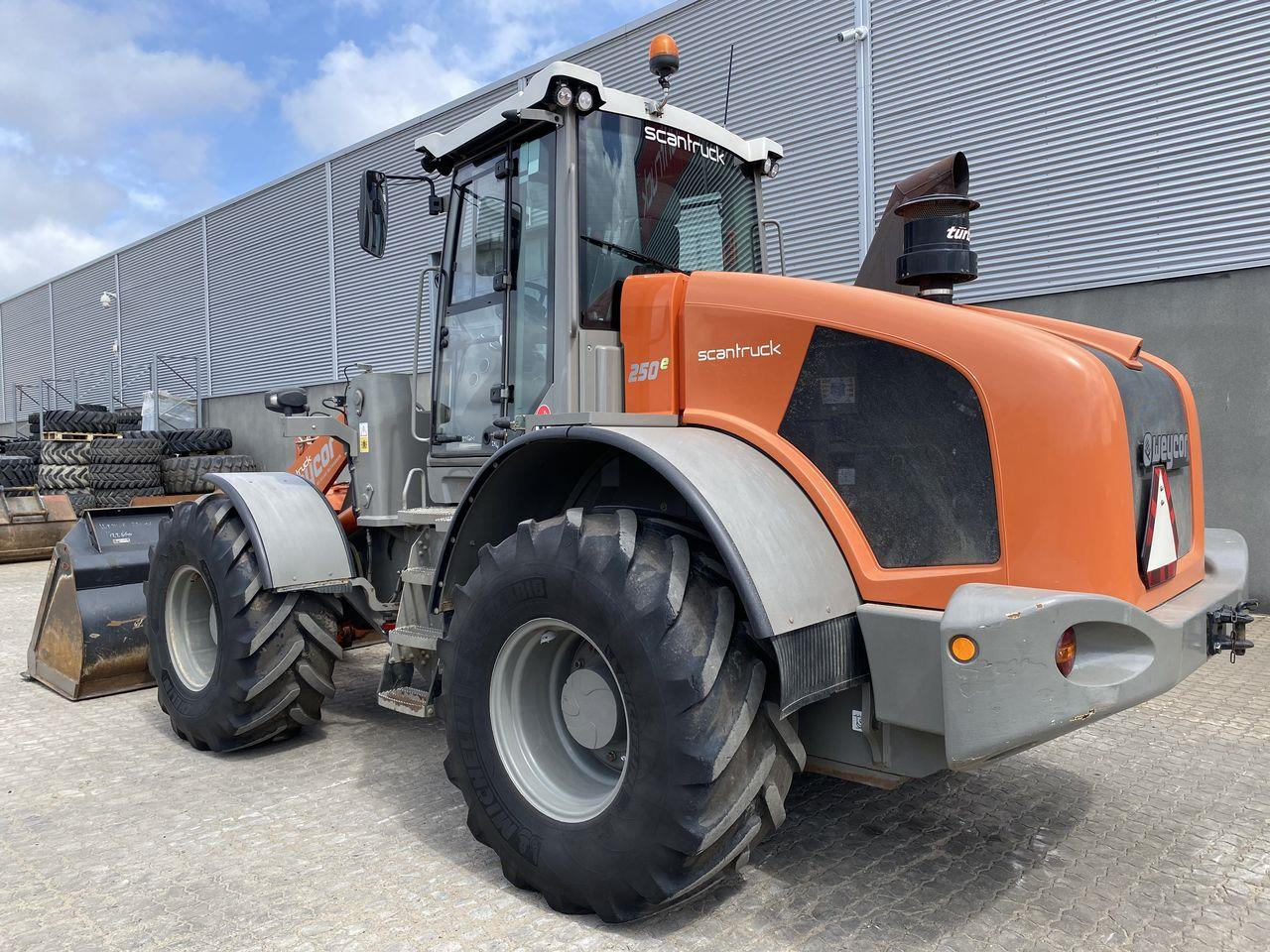 Weycor AR250e - Gummihjulslæsser: billede 2 Weycor AR250e - Gummihjulslæsser: billede 2
