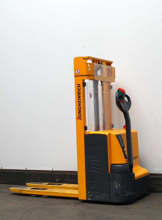 Jungheinrich EJC110 - Stabler: billede 2 Jungheinrich EJC110 - Stabler: billede 2