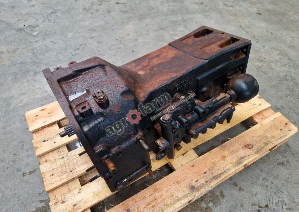 Skrzynia biegów New Holland T5040 - Gearkasse: billede 1 Skrzynia biegów New Holland T5040 - Gearkasse: billede 1