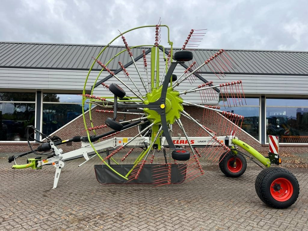 Claas Liner 2900 - Høvender: billede 2 Claas Liner 2900 - Høvender: billede 2