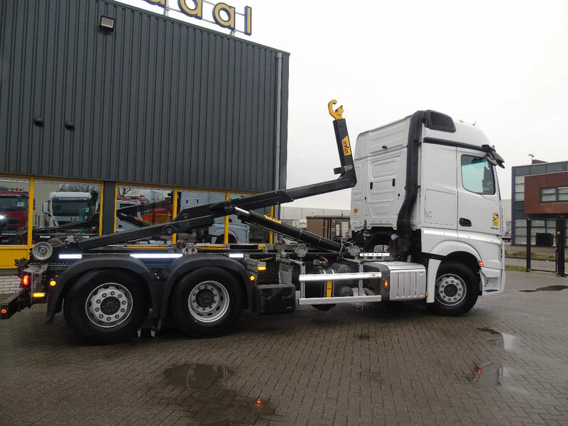 Mercedes-Benz Actros 2548 + 6x2 + RETARDER + 132.000km + 20TON HOOK HYVA - Lastbil kroghejs: billede 4 Mercedes-Benz Actros 2548 + 6x2 + RETARDER + 132.000km + 20TON HOOK HYVA - Lastbil kroghejs: billede 4