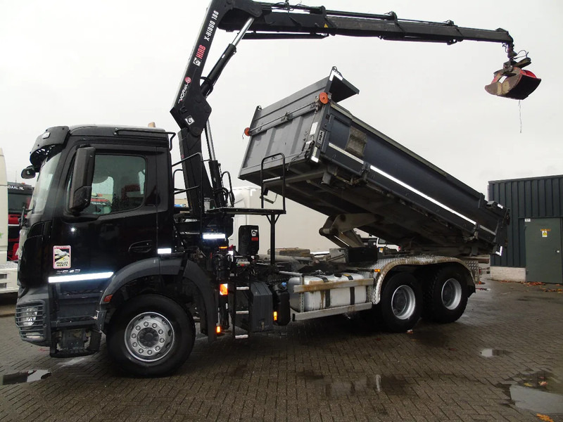 Mercedes-Benz Arocs 2643 + HIAB + 3 SIDE TIPPER - Lastbil med kran: billede 3 Mercedes-Benz Arocs 2643 + HIAB + 3 SIDE TIPPER - Lastbil med kran: billede 3