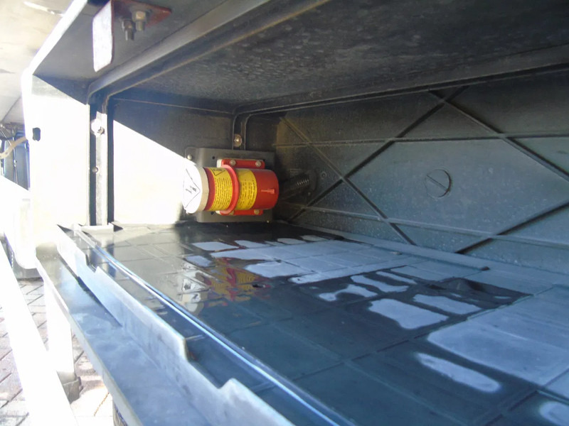 Kølevogn lastbil Volvo FL 14.210 + ATP/FRC + CARRIER + LIFT: billede 16 Kølevogn lastbil Volvo FL 14.210 + ATP/FRC + CARRIER + LIFT: billede 16