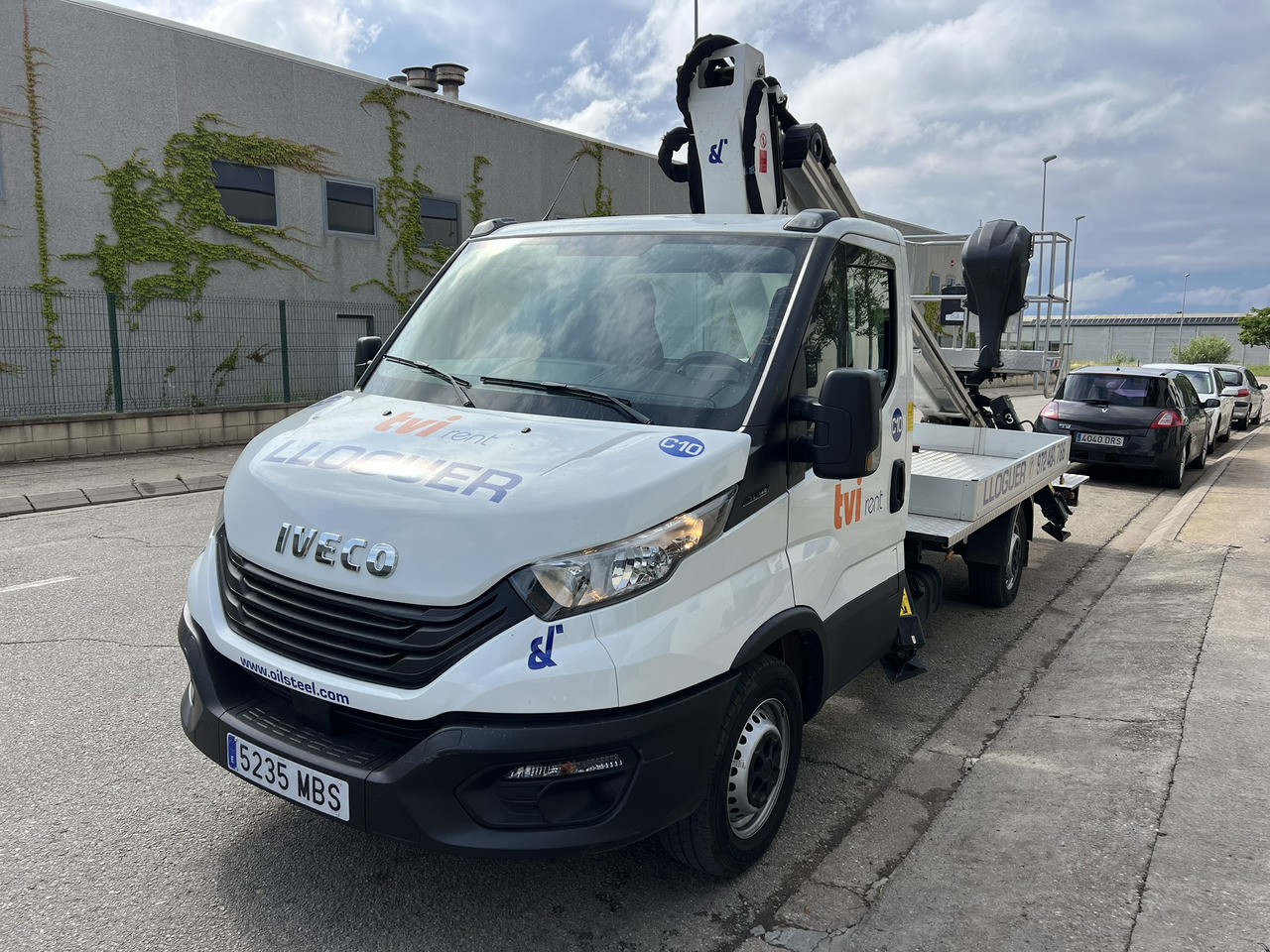 Iveco Daily + Oil&Steel Scorpion 1812 Smart Iveco Daily + Oil&Steel Scorpion 1812 Smart - Lastbil med mandskabslift: billede 1 Iveco Daily + Oil&Steel Scorpion 1812 Smart Iveco Daily + Oil&Steel Scorpion 1812 Smart - Lastbil med mandskabslift: billede 1