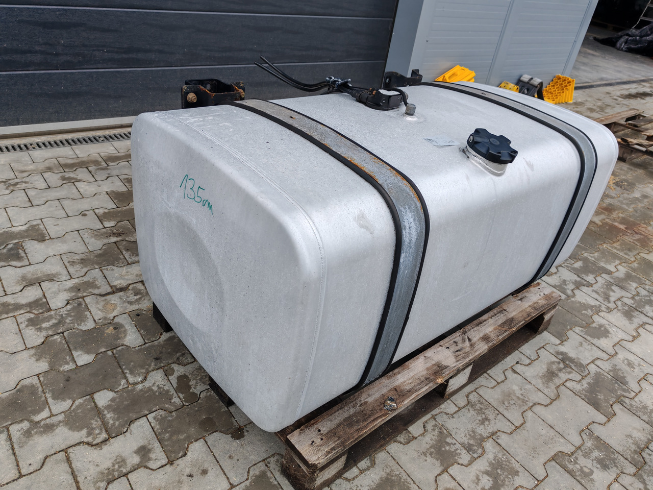 MAN TGS TGX / ALU FUEL TANK / 131x70x57,5 / 480L / 81122015937 - Brændstoftank: billede 3 MAN TGS TGX / ALU FUEL TANK / 131x70x57,5 / 480L / 81122015937 - Brændstoftank: billede 3
