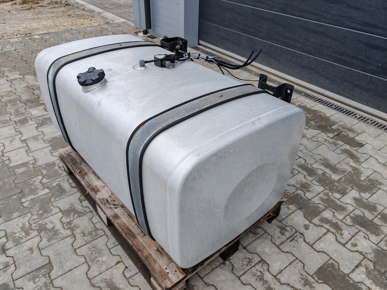 MAN TGS TGX / ALU FUEL TANK / 131x70x57,5 / 480L / 81122015937 - Brændstoftank: billede 4 MAN TGS TGX / ALU FUEL TANK / 131x70x57,5 / 480L / 81122015937 - Brændstoftank: billede 4