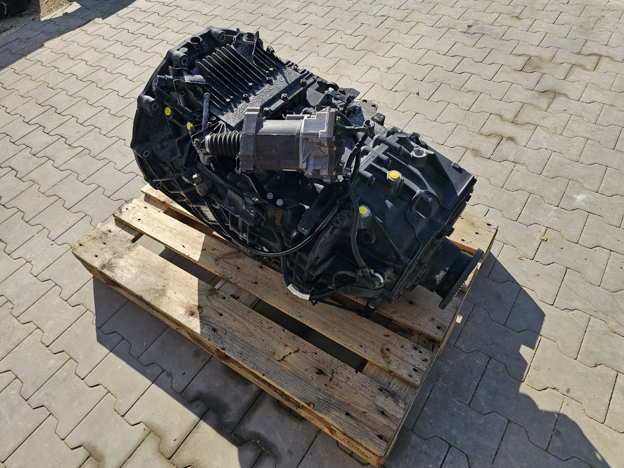 MAN TGX TGS / ZF ASTRONIC 12AS2130TD / COMPLETE - Gearkasse: billede 4 MAN TGX TGS / ZF ASTRONIC 12AS2130TD / COMPLETE - Gearkasse: billede 4