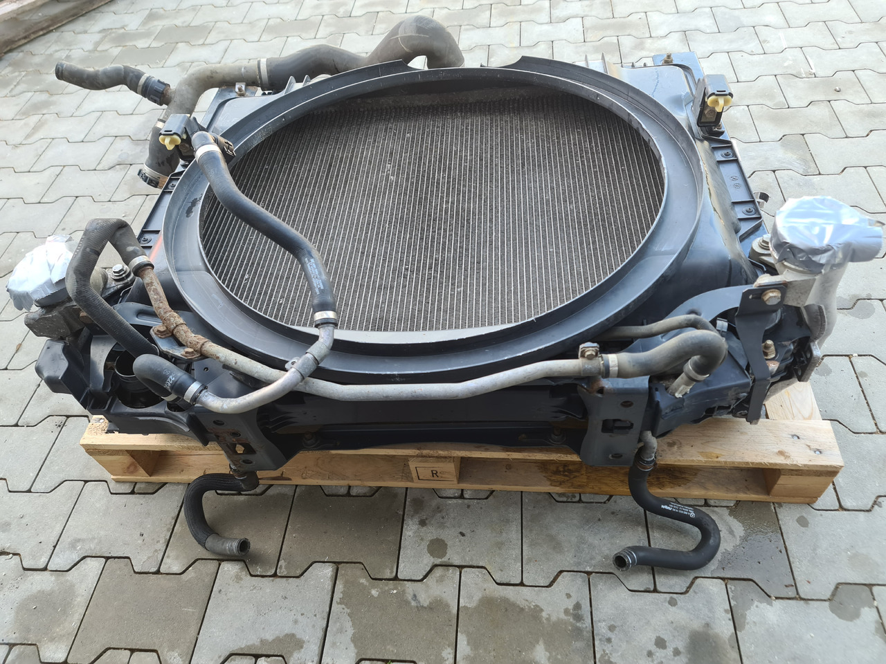 MERCEDES ATEGO ANTOS / EURO 6 / COOLER SET / INTERCOOLER / WATER COOLER / WORLDWIDE DELIVERY - Køler: billede 2 MERCEDES ATEGO ANTOS / EURO 6 / COOLER SET / INTERCOOLER / WATER COOLER / WORLDWIDE DELIVERY - Køler: billede 2