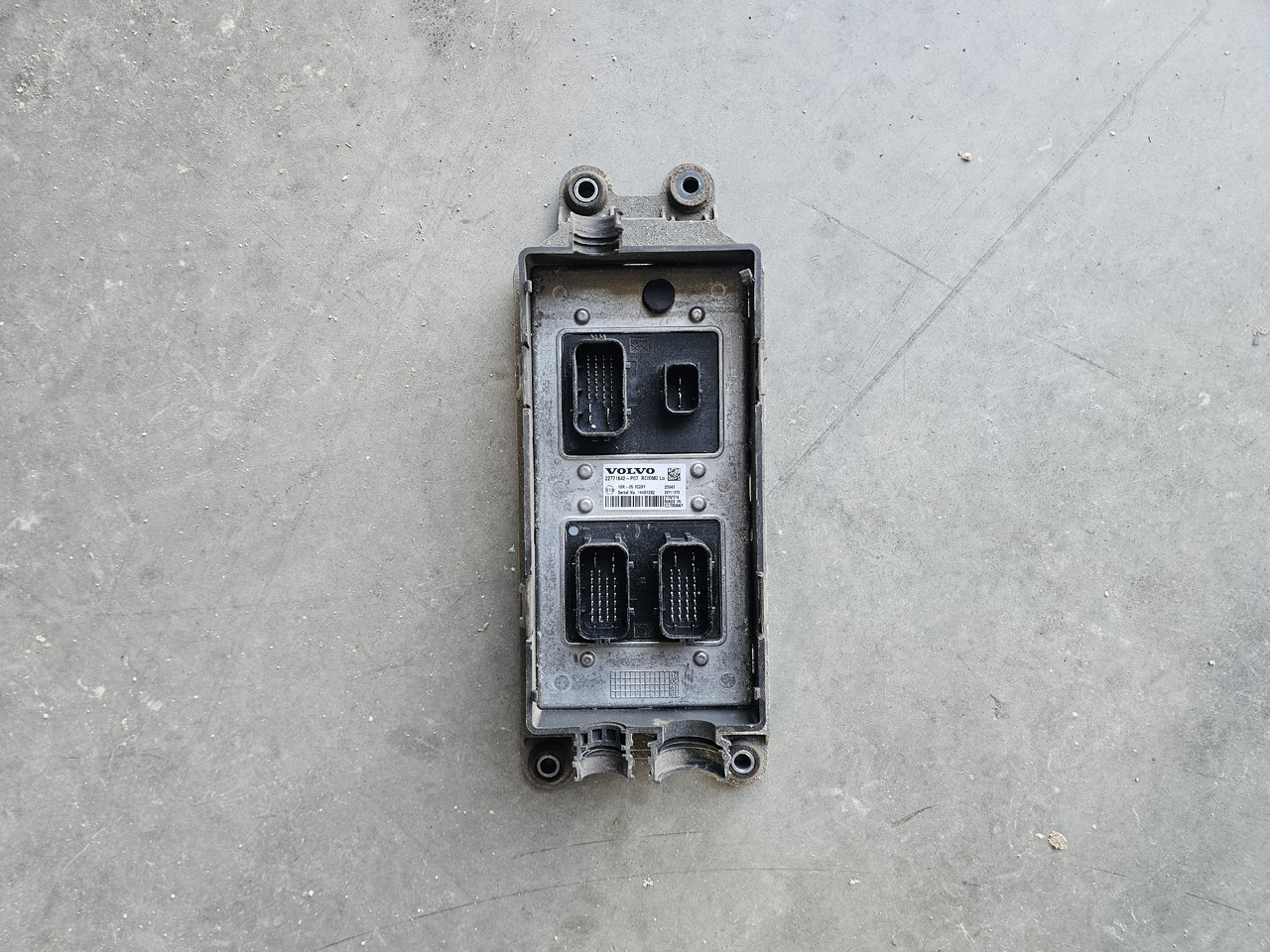 VOLVO FH5 FM5 EURO 6 / RCIOM2 CONTOL UNIT / 22771642 P07 - Kontrol blok: billede 2 VOLVO FH5 FM5 EURO 6 / RCIOM2 CONTOL UNIT / 22771642 P07 - Kontrol blok: billede 2