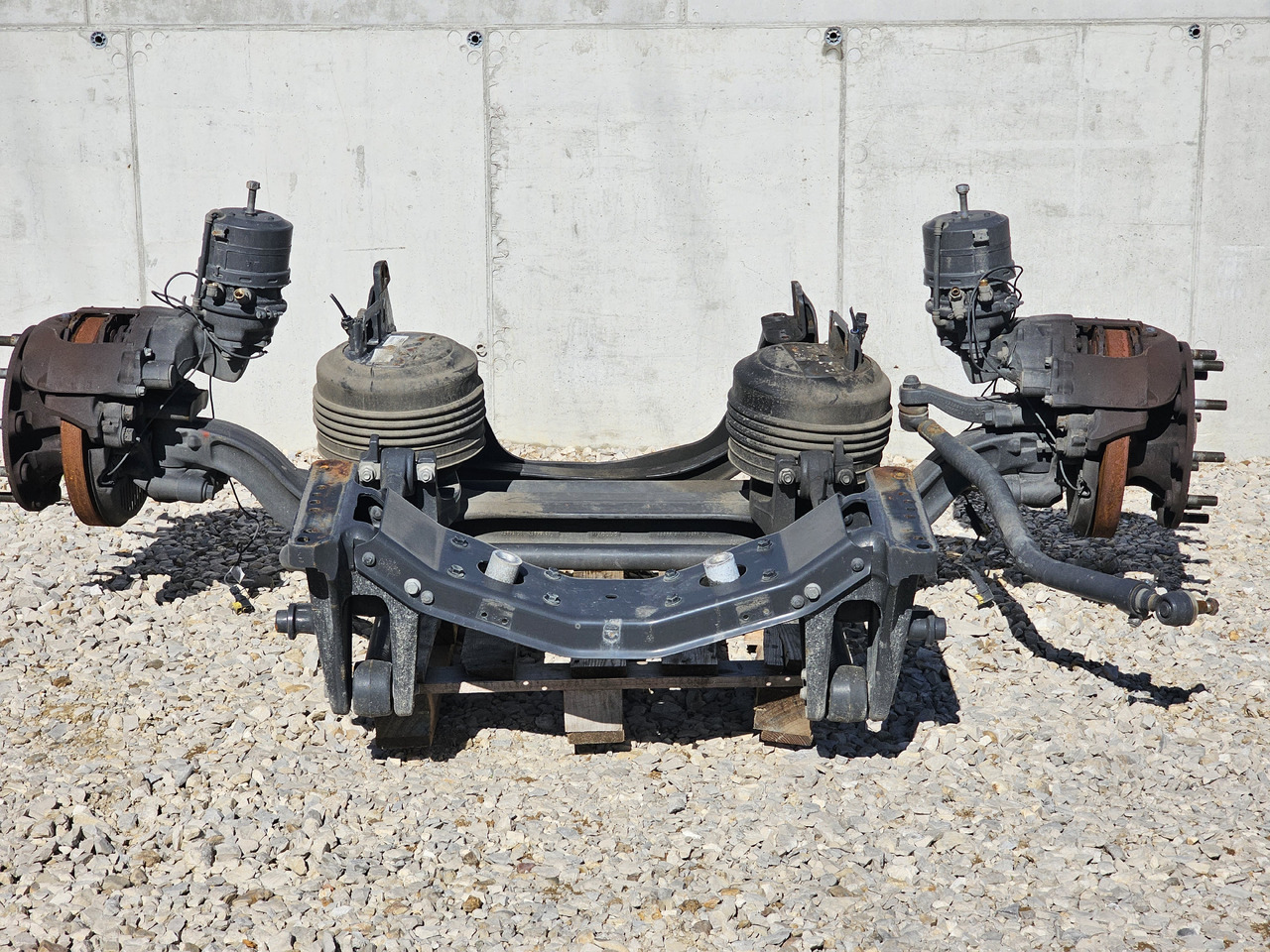 VOLVO FH5 FM5 / FRONT AIR SUNSPENSION - Foraksel: billede 1 VOLVO FH5 FM5 / FRONT AIR SUNSPENSION - Foraksel: billede 1