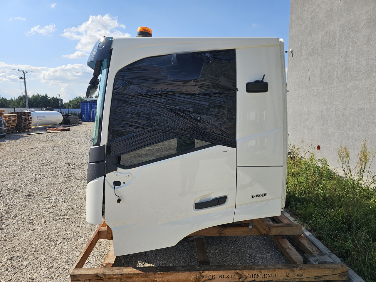 VOLVO FM5 FMX LOW DAY CAB / FULLY COMPLETE / BRAND NEW - Førerhus: billede 5 VOLVO FM5 FMX LOW DAY CAB / FULLY COMPLETE / BRAND NEW - Førerhus: billede 5