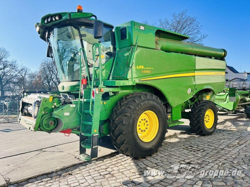 John Deere S690 - Mejetærsker: billede 1 John Deere S690 - Mejetærsker: billede 1