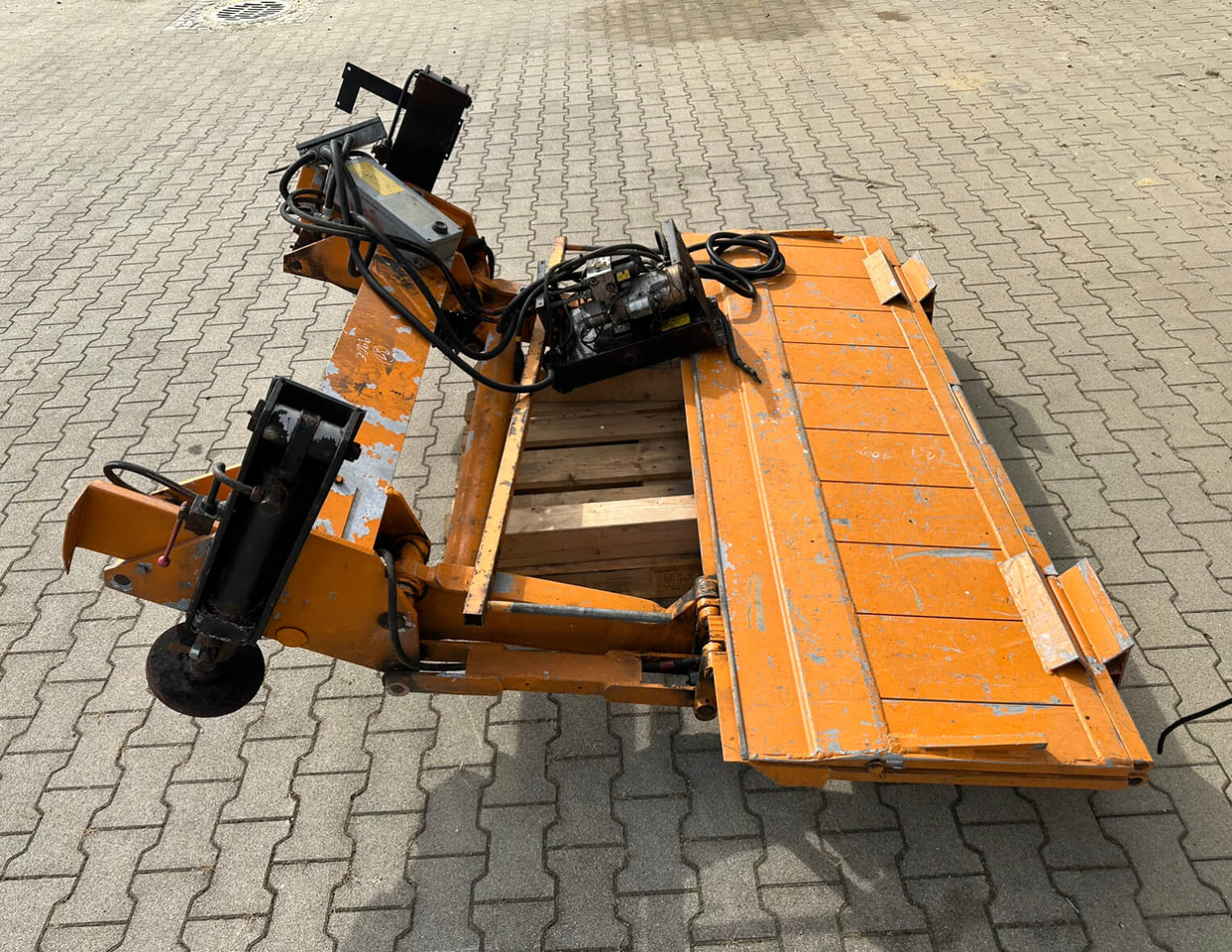 Unimog Heckladebordwand Unbekannt 427 - Læssebagsmæk: billede 4 Unimog Heckladebordwand Unbekannt 427 - Læssebagsmæk: billede 4