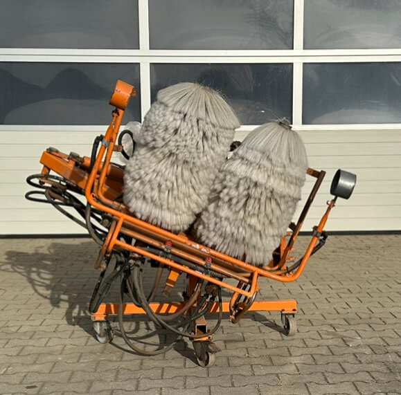 Unimog Leitpfostenwaschgerät Schmidt RPS-H - Børste til fejemaskiner: billede 1 Unimog Leitpfostenwaschgerät Schmidt RPS-H - Børste til fejemaskiner: billede 1