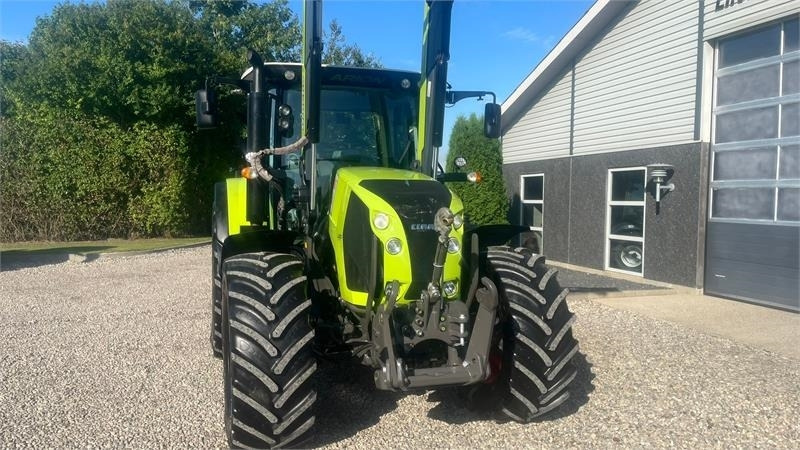 Traktor Claas ARION 550 CEBIS Med frontlæsser og frontlift: billede 16