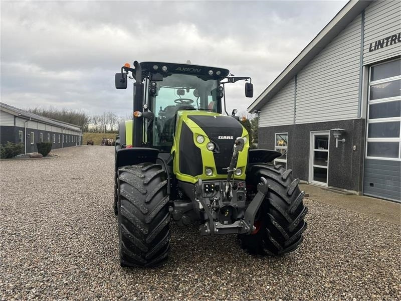 Leje en Claas Axion 830 med frontlift og front PTO Claas Axion 830 med frontlift og front PTO: billede 18 Leje en Claas Axion 830 med frontlift og front PTO Claas Axion 830 med frontlift og front PTO: billede 18