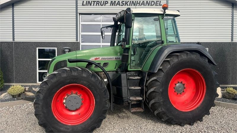 Fendt 926 Favorit Vario Med frontlift  - Traktor: billede 1 Fendt 926 Favorit Vario Med frontlift  - Traktor: billede 1