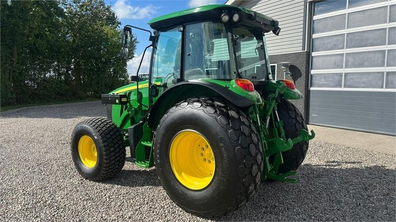 John Deere 5090 M Med græsdæk - Traktor: billede 3 John Deere 5090 M Med græsdæk - Traktor: billede 3