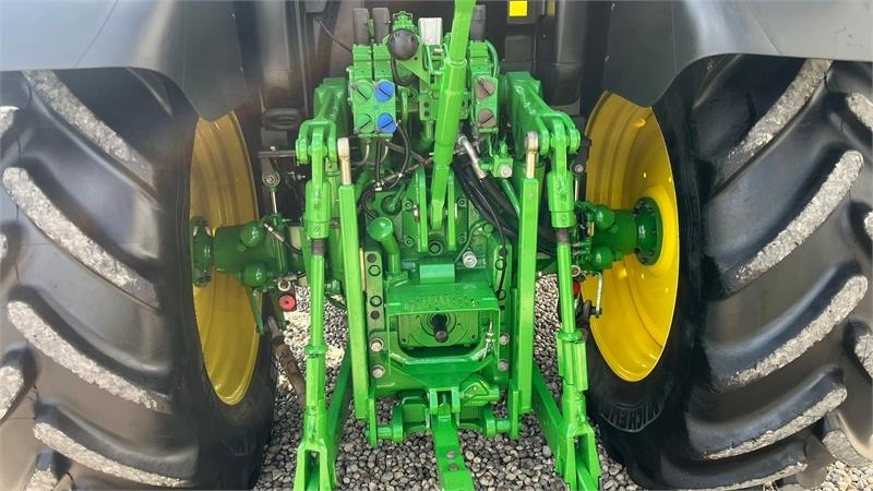 John Deere 6115R Med frontlæsser og krybegear - Traktor: billede 4 John Deere 6115R Med frontlæsser og krybegear - Traktor: billede 4