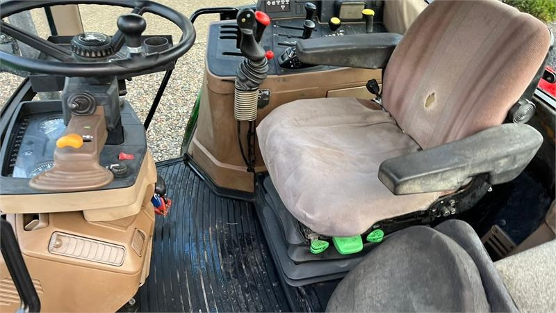 John Deere 6506 Med frontlæsser og vendegear ved rattet - Traktor: billede 2 John Deere 6506 Med frontlæsser og vendegear ved rattet - Traktor: billede 2