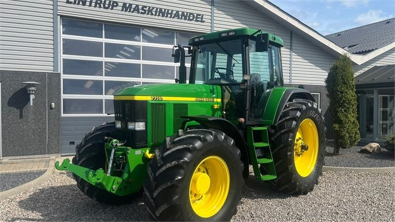 John Deere 7710 8.1L motor, store hjul og frontlift. En ejere - Traktor: billede 2 John Deere 7710 8.1L motor, store hjul og frontlift. En ejere - Traktor: billede 2