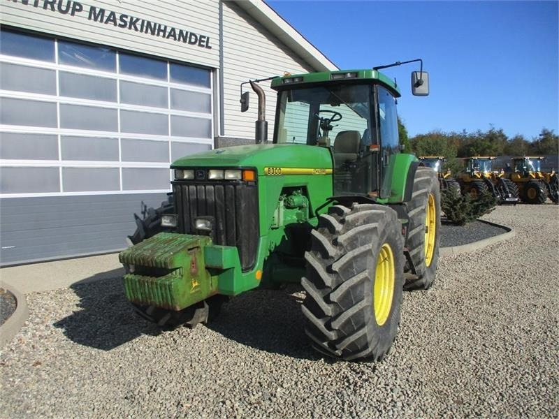 Leje en John Deere 8300 Pæn regulær traktor med rigtig gode dæk på.  John Deere 8300 Pæn regulær traktor med rigtig gode dæk på.: billede 7
