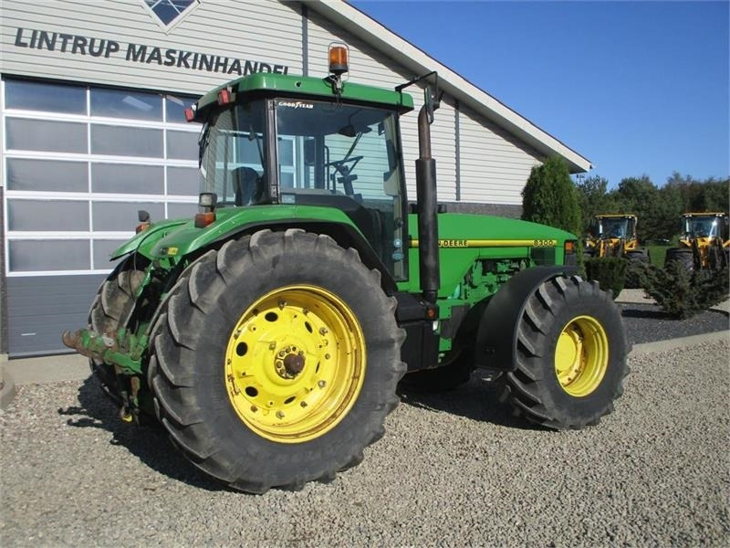 Leje en John Deere 8300 Pæn regulær traktor med rigtig gode dæk på.  John Deere 8300 Pæn regulær traktor med rigtig gode dæk på.: billede 13