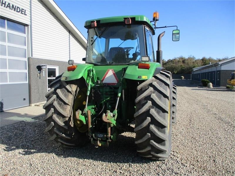 Leje en John Deere 8300 Pæn regulær traktor med rigtig gode dæk på.  John Deere 8300 Pæn regulær traktor med rigtig gode dæk på.: billede 15