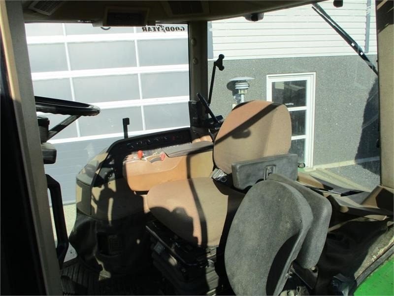 John Deere 8300 Pæn regulær traktor med rigtig gode dæk på. - Traktor: billede 4 John Deere 8300 Pæn regulær traktor med rigtig gode dæk på. - Traktor: billede 4