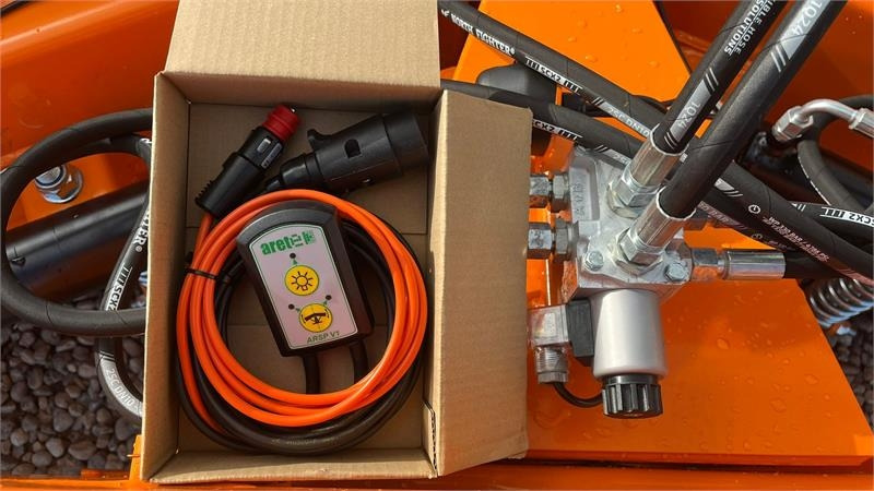 Limas Vario SHL 330 Med lys  - Sneplov for Landbrugsmaskine: billede 2 Limas Vario SHL 330 Med lys  - Sneplov for Landbrugsmaskine: billede 2