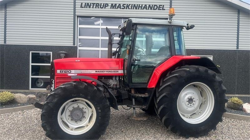 Massey Ferguson 8120 DYNA 4 Med frontlift - Traktor: billede 1 Massey Ferguson 8120 DYNA 4 Med frontlift - Traktor: billede 1