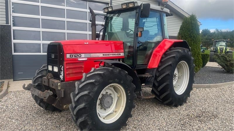 Massey Ferguson 8120 DYNA 4 Med frontlift - Traktor: billede 2 Massey Ferguson 8120 DYNA 4 Med frontlift - Traktor: billede 2