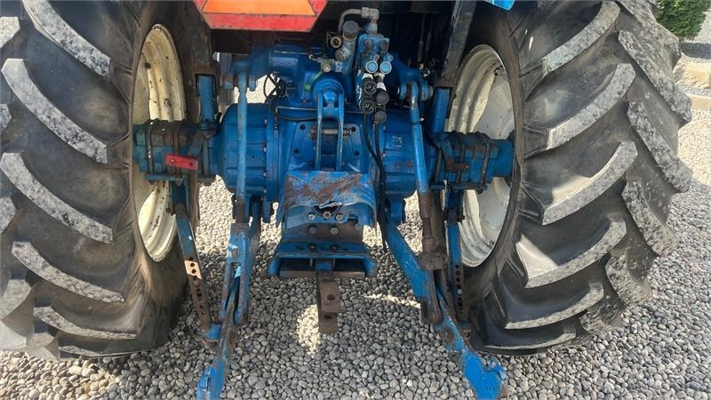 New Holland 5640 SL Dualpower - Traktor: billede 4 New Holland 5640 SL Dualpower - Traktor: billede 4