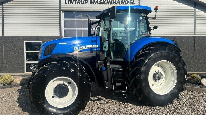 New Holland T7.270 AutoCommand med frontlift - Traktor: billede 1 New Holland T7.270 AutoCommand med frontlift - Traktor: billede 1