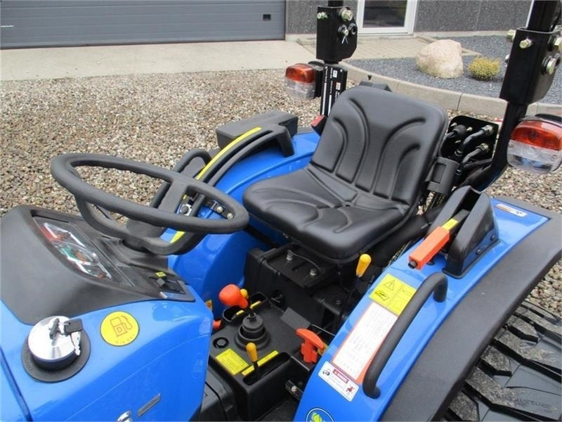 Kommunal traktor Solis 26 6+2 Gearmaskine med servostyring og industrihju: billede 8 Kommunal traktor Solis 26 6+2 Gearmaskine med servostyring og industrihju: billede 8