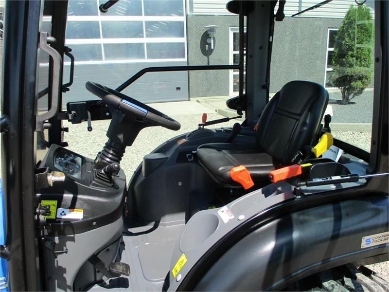 Solis 26 HST med kabine og Industrihjul - Traktor: billede 2 Solis 26 HST med kabine og Industrihjul - Traktor: billede 2