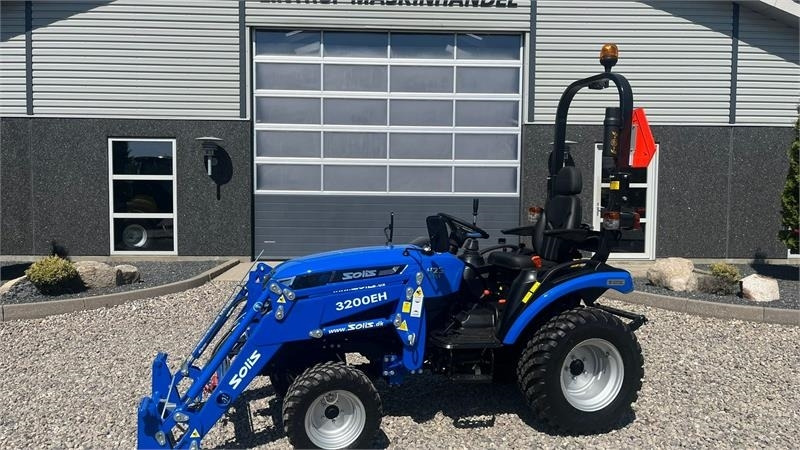 Solis H26 HST Med Frontlæsser og GardenPro dæk - Kommunal traktor: billede 1 Solis H26 HST Med Frontlæsser og GardenPro dæk - Kommunal traktor: billede 1
