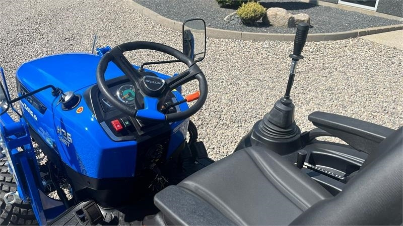 Solis H26 HST Med Frontlæsser og GardenPro dæk - Kommunal traktor: billede 5 Solis H26 HST Med Frontlæsser og GardenPro dæk - Kommunal traktor: billede 5