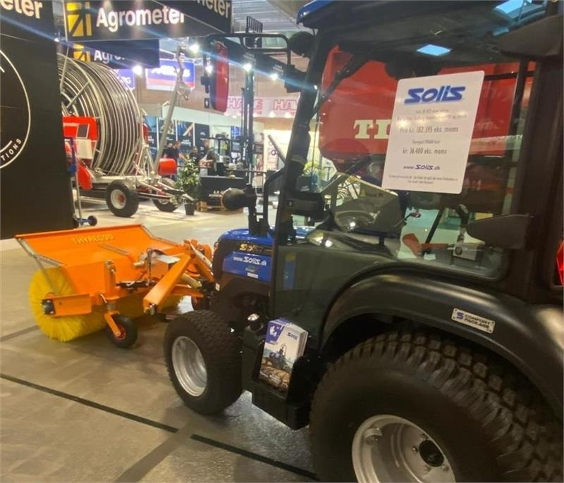 Solis H26 HST SnowEdition med Thyregod TK 1600 kost på - Traktor: billede 3 Solis H26 HST SnowEdition med Thyregod TK 1600 kost på - Traktor: billede 3