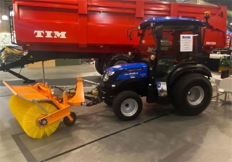 Solis H26 HST SnowEdition med Thyregod TK 1600 kost på - Traktor: billede 1 Solis H26 HST SnowEdition med Thyregod TK 1600 kost på - Traktor: billede 1