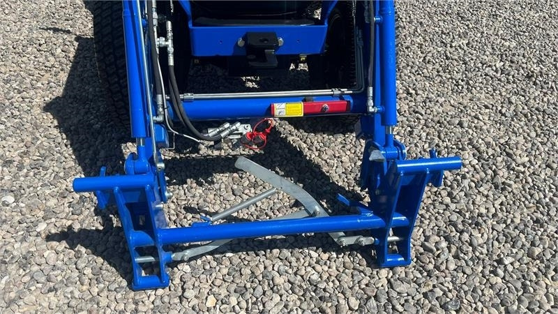 Solis H26 HST Turfdæk og Frontlæsser - Kommunal traktor: billede 4 Solis H26 HST Turfdæk og Frontlæsser - Kommunal traktor: billede 4