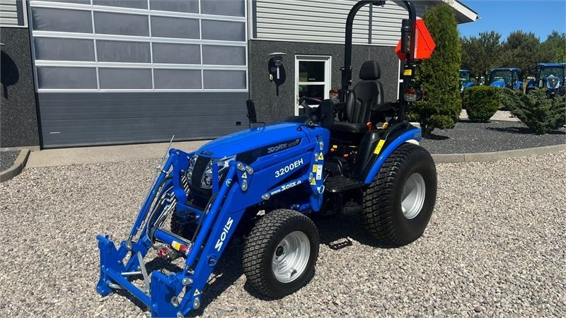 Solis H26 HST Turfdæk og Frontlæsser - Traktor: billede 2 Solis H26 HST Turfdæk og Frontlæsser - Traktor: billede 2