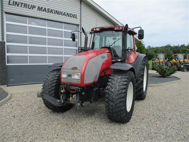 Valtra T190 Med frontlift og affjedret foraksel - Traktor: billede 3 Valtra T190 Med frontlift og affjedret foraksel - Traktor: billede 3