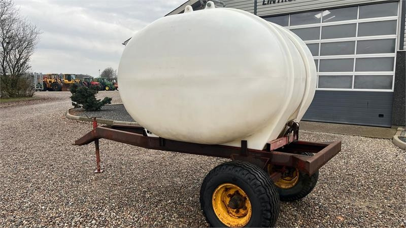 - - - Vandvogn - Vandingssystem: billede 4 - - - Vandvogn - Vandingssystem: billede 4
