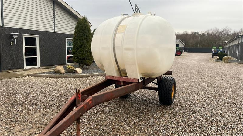 - - - Vandvogn - Vandingssystem: billede 3 - - - Vandvogn - Vandingssystem: billede 3