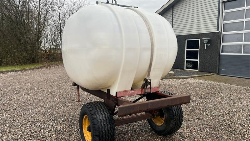 - - - Vandvogn - Vandingssystem: billede 5 - - - Vandvogn - Vandingssystem: billede 5
