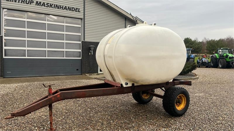 - - - Vandvogn - Vandingssystem: billede 2 - - - Vandvogn - Vandingssystem: billede 2