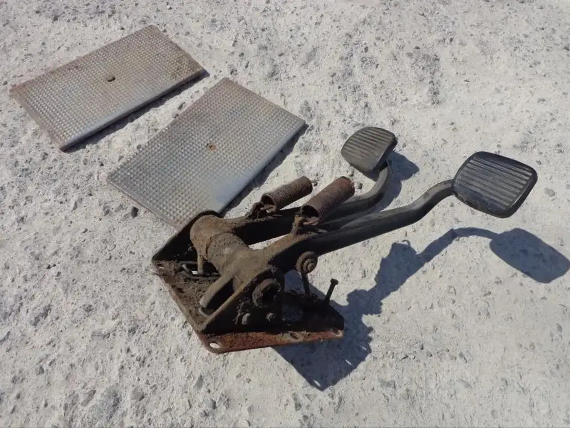 Scania Brake AND Clutch Pedal From Scania LB 0 AND LB1 Serie - Pedal for Lastbil: billede 4 Scania Brake AND Clutch Pedal From Scania LB 0 AND LB1 Serie - Pedal for Lastbil: billede 4