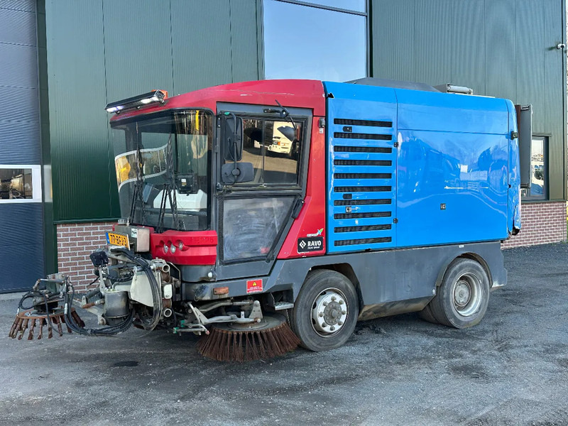 Ravo 580 VEEGMACHINE/SWEEPER!! - Fejebil: billede 1 Ravo 580 VEEGMACHINE/SWEEPER!! - Fejebil: billede 1